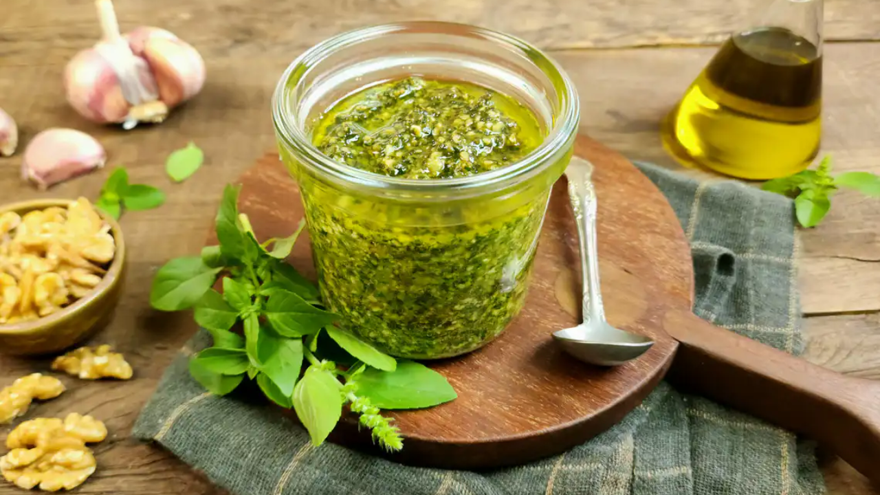Pesto de Manjericão: Receita Fácil Para um Molho Fresco